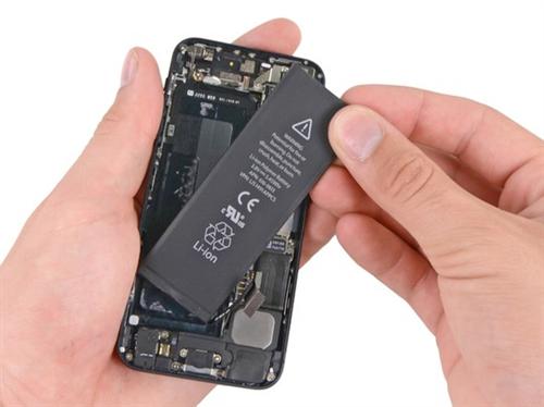 Ngày 9/9, bắt đầu thay miễn phí pin iPhone 5 tại Việt Nam